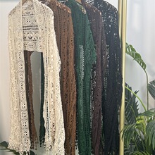 2023秋冬季新款钩花彩色长巾四季百搭女士复古文艺风简约镂空围巾