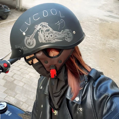 Motorcycle Helmet Men's Spring and: Motosiklet kaskı (dəbilqə)