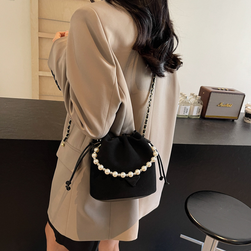 Bolso de cubo de textura transfronteriza 2025 nuevo bolso de mujer bolso de hombro esmerilado retro bolso de mensajero con cadena de cuentas