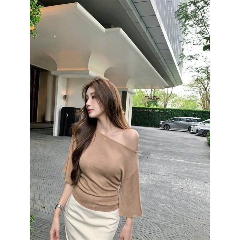 French-Style High-End Asymmetrical Shoulder Short-Sleeve Knit Top for Women, 2026 New Summer Design with Pleated Waist-Cinching Slimming Effect French-Style High-End Asymmetrical Shoulder Short-Sleeve Knit Top for Women, 2026 New Summer Design with Pleated Waist-Cinching Slimming Effect