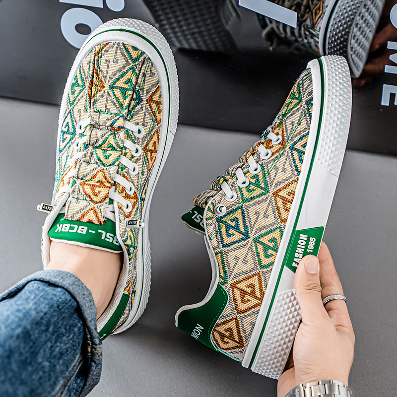 Old Beijing Cloth Shoes for Men 2026 Winter New Canvas Shoes Thin Trendy Shoes Youth Fashion Versatile Casual Sneakers