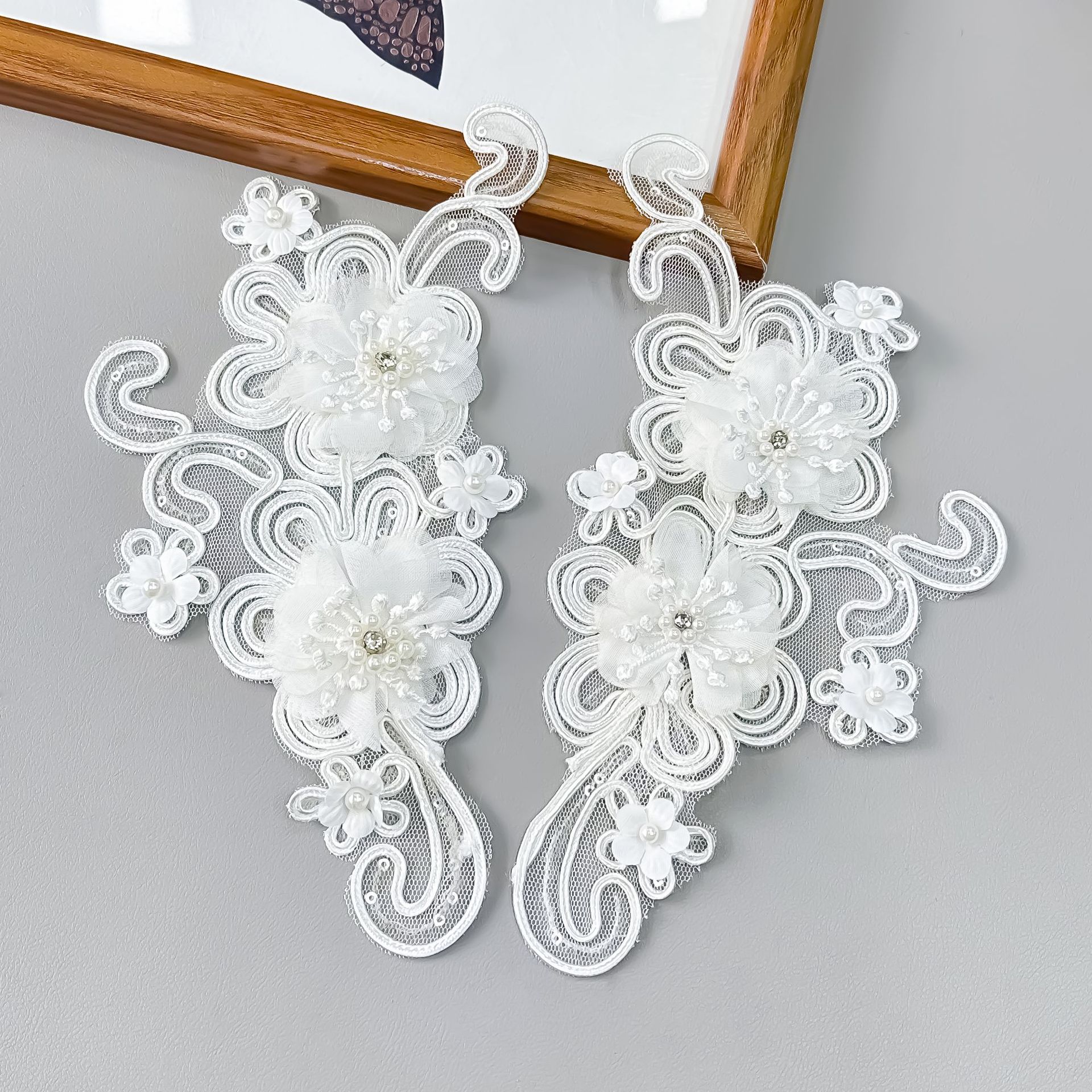 Hecho a mano cuentas de clavos estereoscópicos flores encaje hueso de automóvil para flores vestidos de boda vestidos de novia tocado de cabeza velos accesorios de ropa de baile