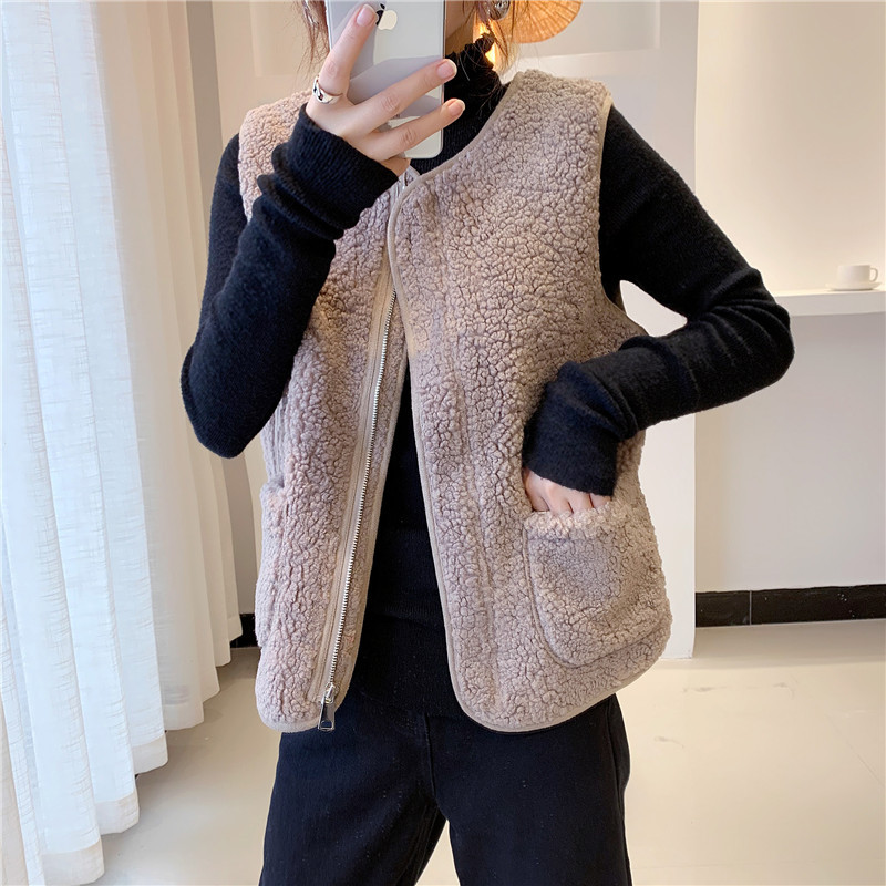 Chaleco de piel de cordero de imitación 2024 nuevo estilo otoño e invierno todo en uno chaleco de celebridad de Internet chaqueta de chaleco de chaleco de todo fósforo corto image 6