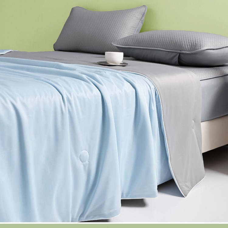 Sensación fresca de verano Clase A seda de hielo edredón fresco de verano juego de cuatro piezas sedoso sueño desnudo edredón de aire acondicionado sábana ropa de cama
