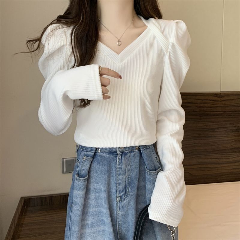 秋冬の女性用Vネックコーデュロイシャツ、新しい韓国風デザイン、ニッチなパフスリーブトップス、年齢を減らし、美しくスタイリッシュです。|undefined