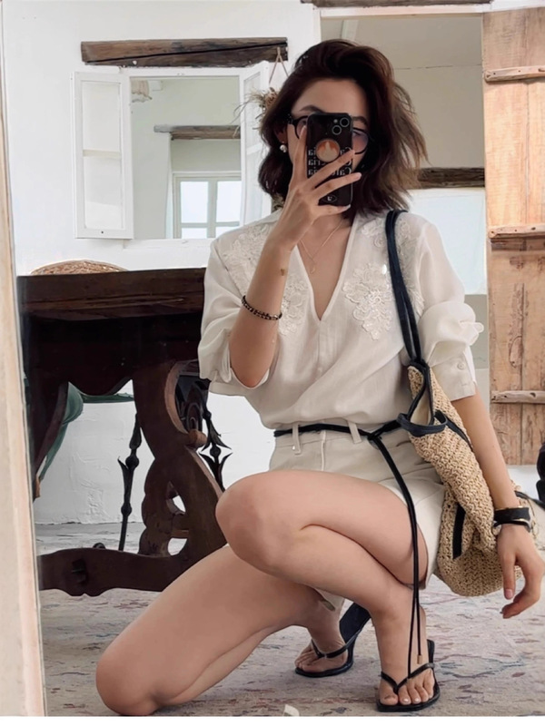 高品质南油原创女装2025春新款法式V领钉珠钩花精致白色衬衫上衣|undefined