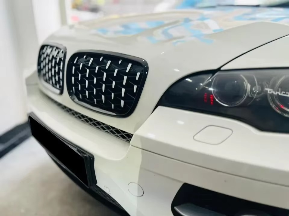 Suitable for 07-14 Bmw X5/X6 E70E71 Modified Full Star Pattern Half-Silver Front Grille