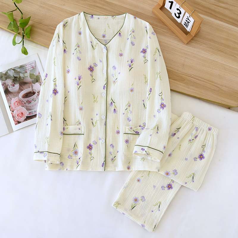 보라색 꽃 패드 잠옷