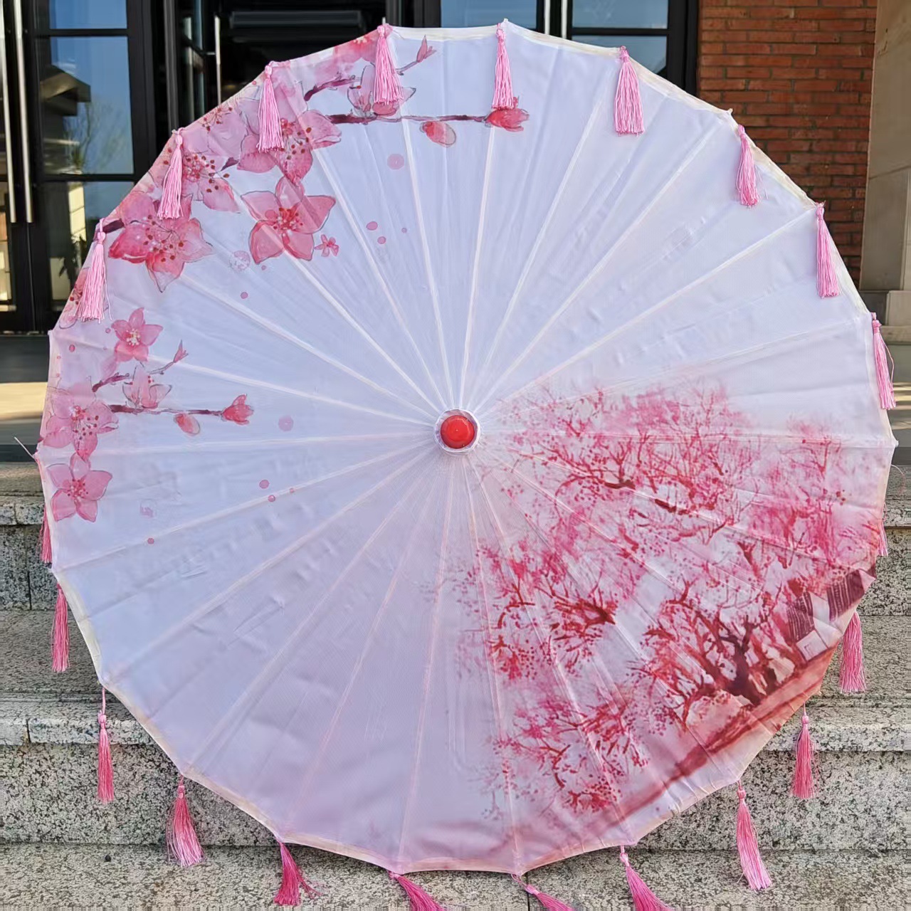 복숭아꽃 숲과 핑크색 술