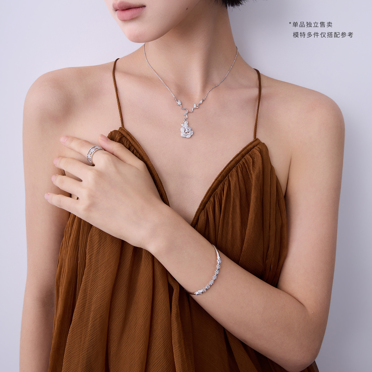 Xuping simple de moda mosaico de brazalete cuadrada de aleación de cobre chapado blanco lujoso temperamento ligero joyas de mujer al por mayor