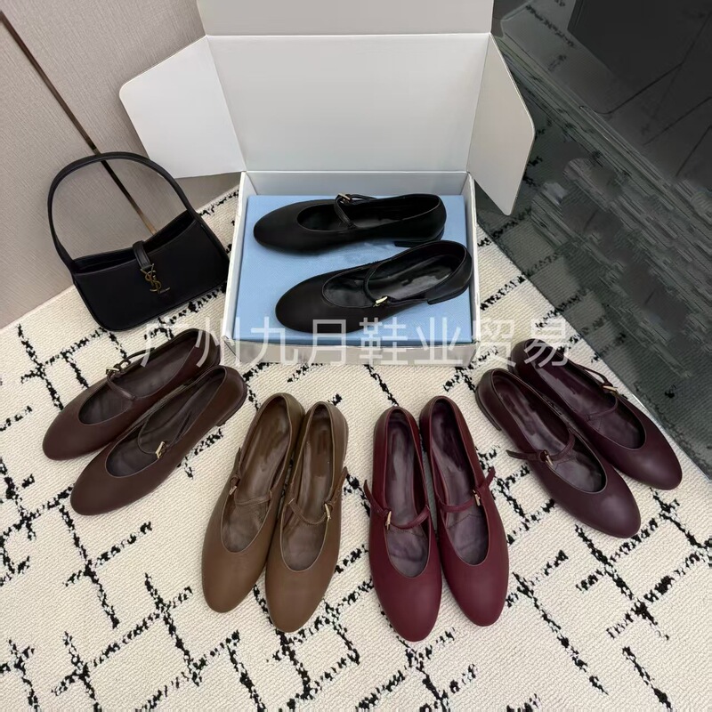 High-end French-style Mary Jane shoes with fine metal buckles, women's round-toe shallow flat shoes for commuting, gentle and versatile solid color single shoes High-end French-style Mary Jane shoes with fine metal buckles, women's round-toe shallow flat shoes for commuting, gentle and versatile solid color single shoes