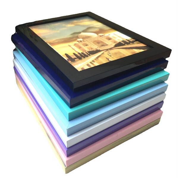 Plastic photo frame