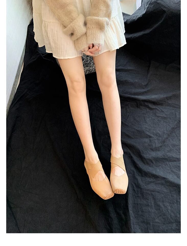 Giày búp bê nữ mũi vuông da cừu phối quai chéo, đế bệt gót thô 5 cm — Da đen (gót dày), Da đen (đáy phẳng), Màu trà sữa (gót dày), Màu trà sữa (đáy phẳng) chi tiết 85