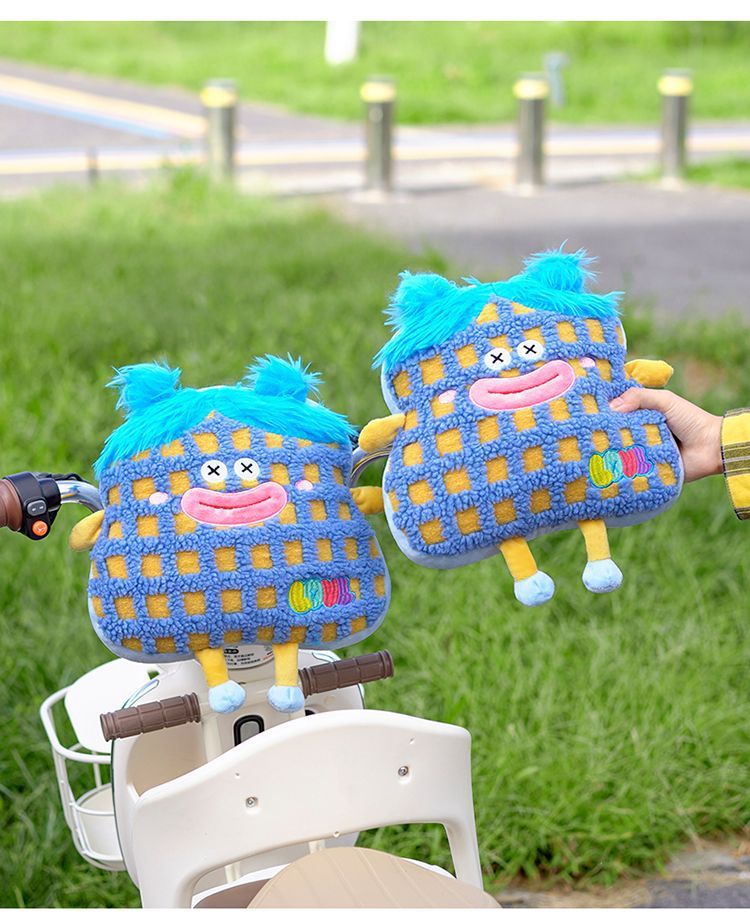 Cartoon Monster-Shaped Anti-Collision Pad for Electric Vehicles, Cute and Adorable, a Travel Essential for Protecting Baby's Head, Suitable for All Seasons