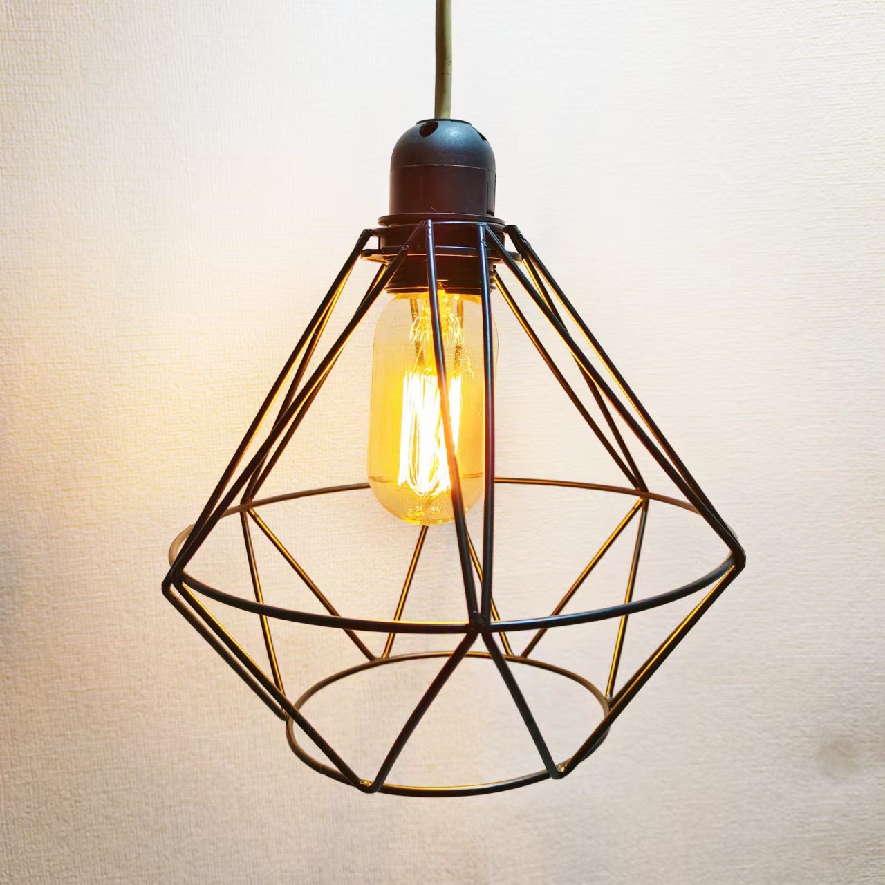 Moda y moda retro alambre de hierro forjado iluminación malla hueca estilo industrial hogar simple cubierta de lámpara de hierro forjado