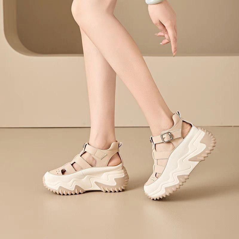 Zapatos casuales coreanos de suela gruesa primavera y verano 2026 nuevos zapatos casuales de moda, sandalias huecas y resistentes al desgaste