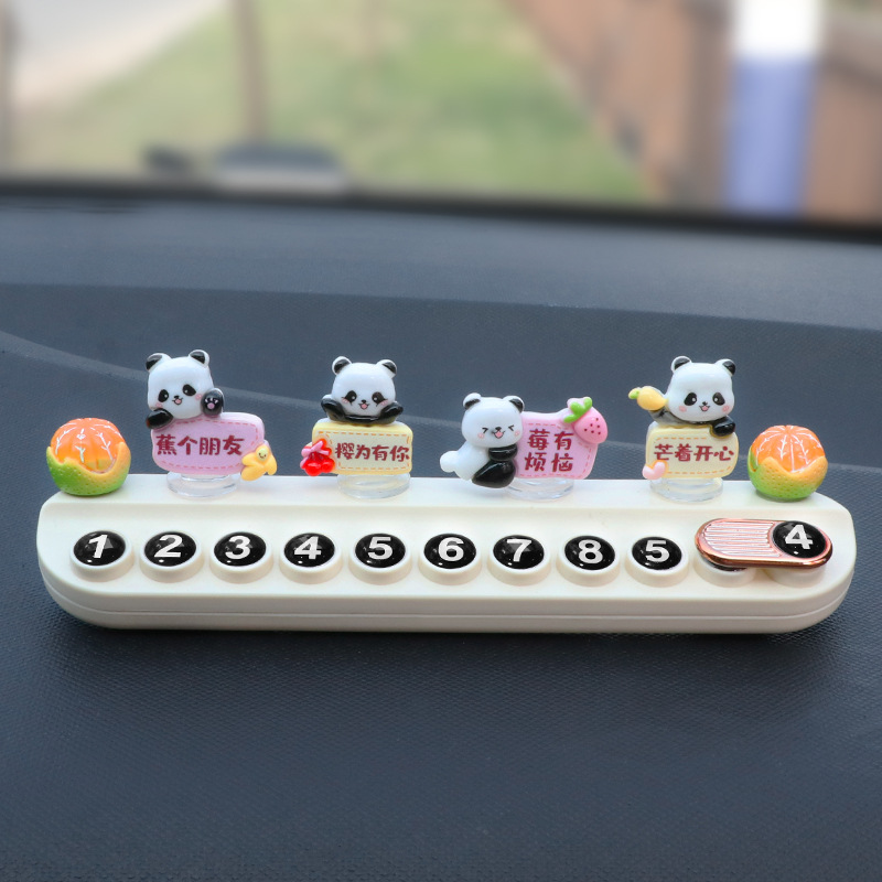 2024 nuevo adorno de coche panda lindo adorno de estilo de dibujos animados pequeño adorno de pantalla de navegación de consola central