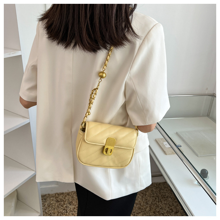 Women's Basic Fashion Solid Color Soft Surface Square Buckle Pu Leather Shoulder Bag Square Bag display picture 2