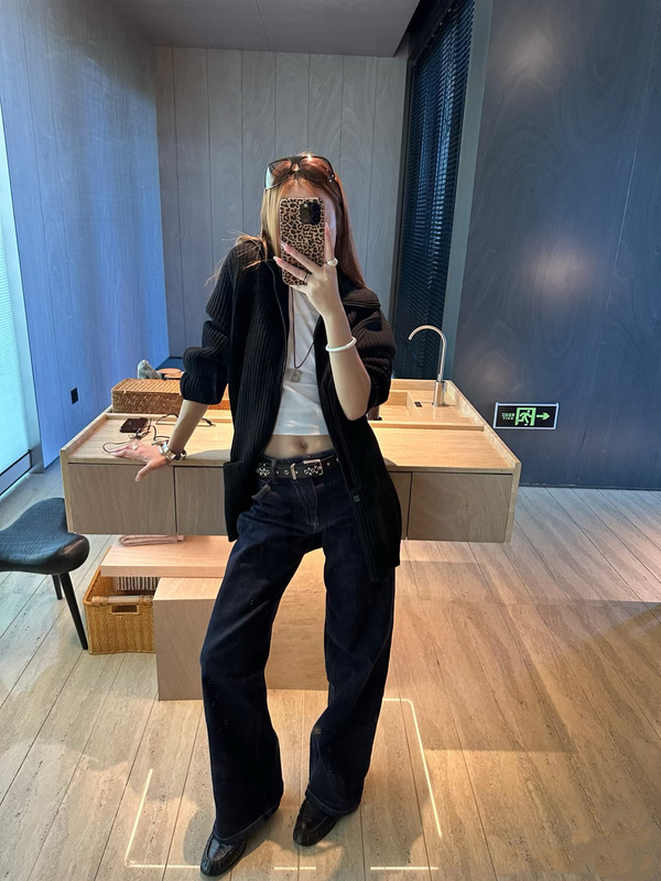New Retro Primary Color Denim Middle Waist Slimming Leg Length A2 Elastic Fit Straight Jeans for Women 3075 New Retro Primary Color Denim Middle Waist Slimming Leg Length A2 Elastic Fit Straight Jeans for Women 3075
