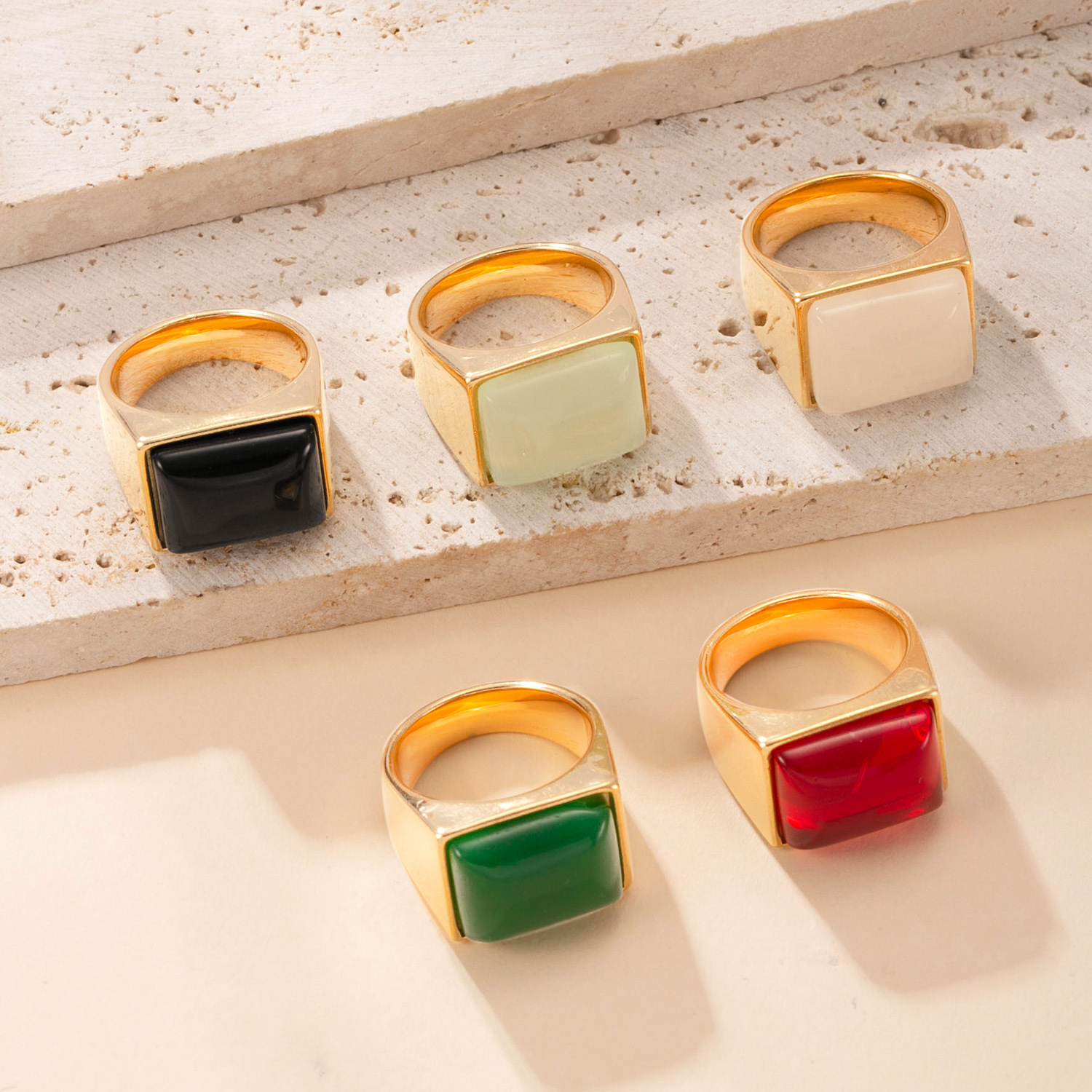 Anillo de acero de titanio transfronterizo europeo y americano de lujo ligero estilo palacio fundición cuadrado anillo de piedra natural joyería femenina de acero inoxidable