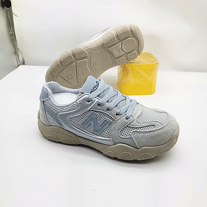 2025 nuevos zapatos deportivos de mujer estudiantes cómodos zapatos de moda coreanos de escuela secundaria casual cómodos zapatos de mujer resistentes al desgaste