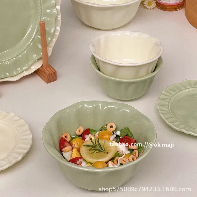 Dinner plate, cream ceramic, lace‑edge tableware, milky white or milk green