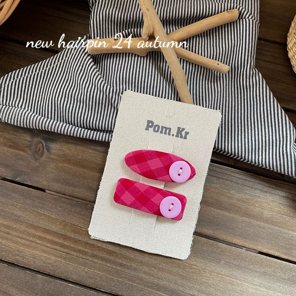 【3】Checked button hair clip