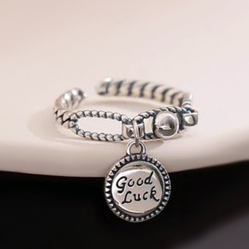 レトロなアルファベットの指輪の組み合わせins韓東大門ヒップホップはs 925銀の英語の指輪の対外貿易の卸売りをめっきします。