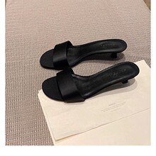 ���ы�ͬ�� �O���L���|��zһ�֎��߸�ЬС؈����Ƥ����ЬŮ�Ŀ�