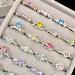 真金メッキにドリルを入れて、リングを開けます。贅沢で高級感があります。