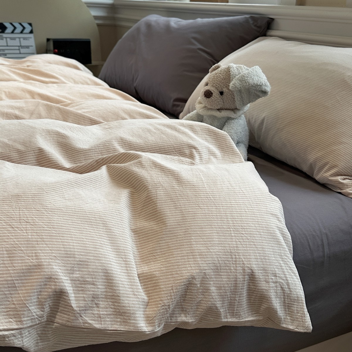 Minimalist Washed Cotton Bedding Set With Stripes For Bed_voghion.com