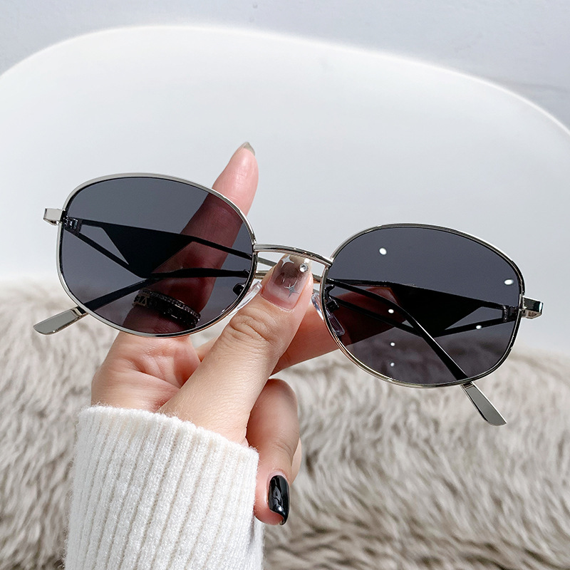 跨境爆款墨镜女高级感复古椭圆太阳镜户外防紫外线金属sunglasses