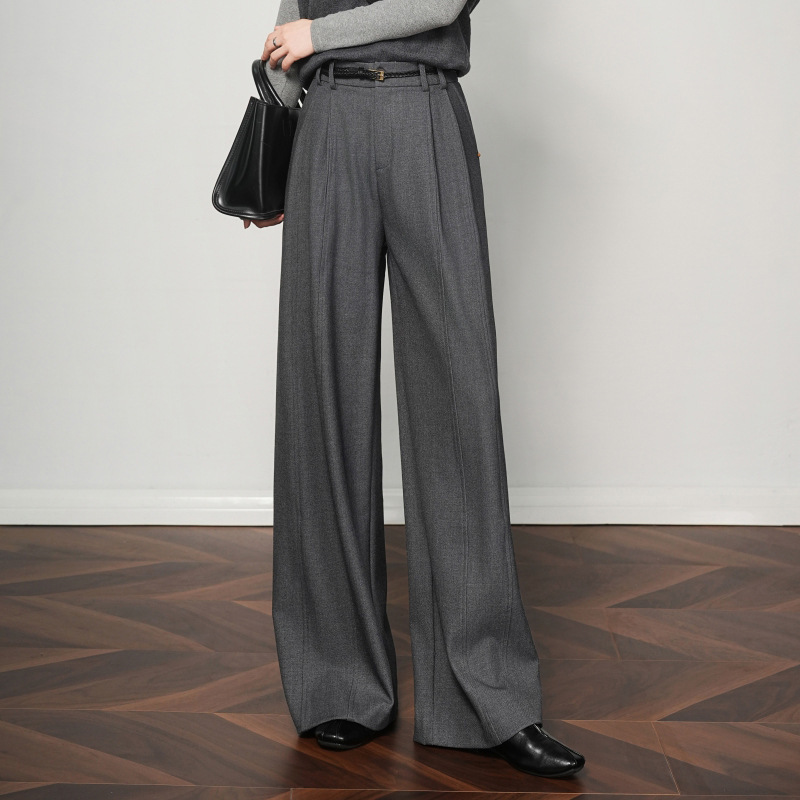 Brand-name women's loose-fitting, high-waisted, slimming, wide-leg wool trousers with a flowing drape, perfect for fall/winter 2026, versatile and easy to match