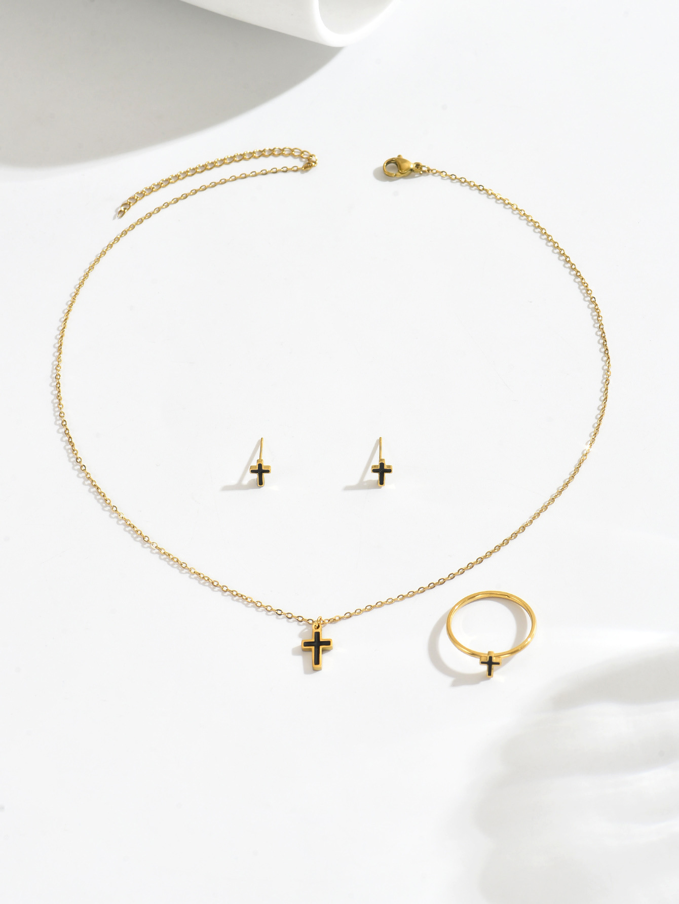 Set di gioielli croce geometrica con design a goccia d'olio_voghion.com