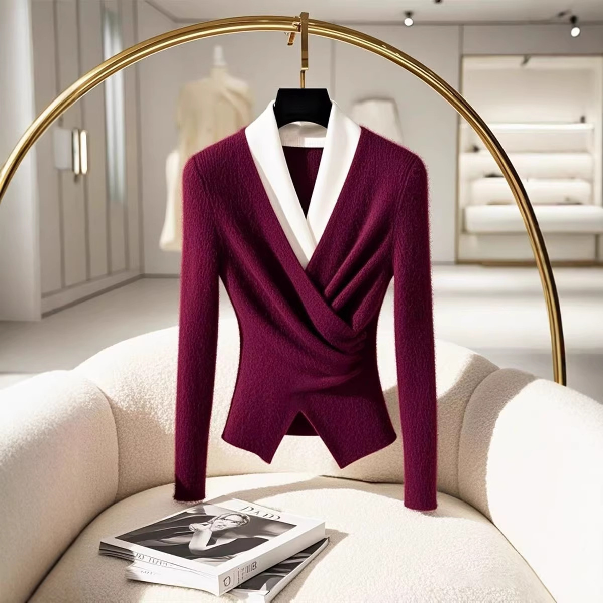 Áo len cardigan nữ cổ lọ phối hai lớp, thiết kế đối lập màu sắc, form ôm nhẹ — Rượu vang đỏ chi tiết 3