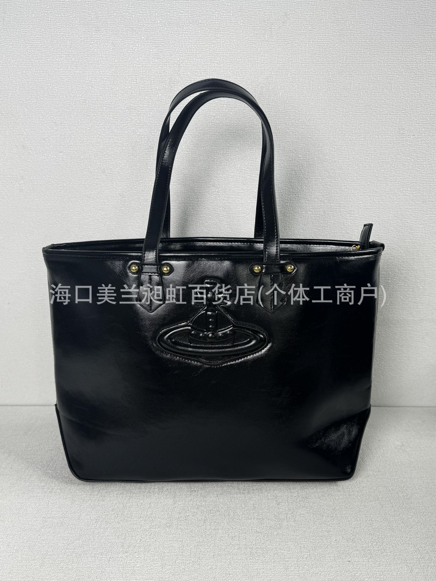 검정 입체 토성 엠보싱 토트백