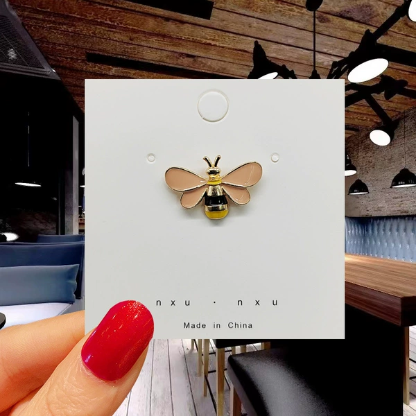 108#Little Bee-brooch