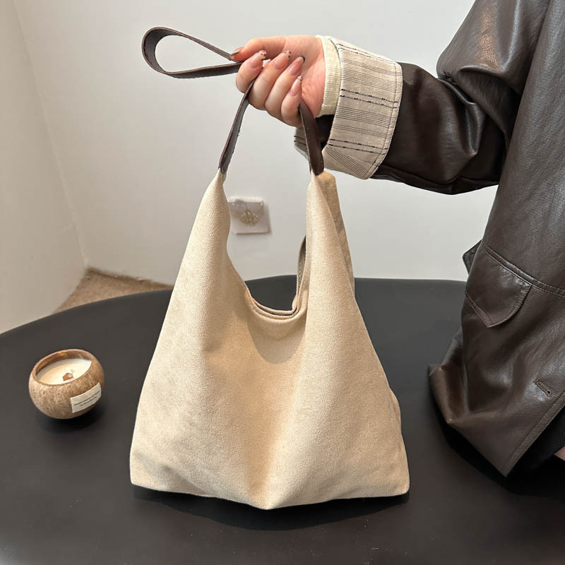 Niche Zhong ternero bolso para mujeres 2024 nueva moda de gran capacidad bolso de hombro de brazo casual versátil bolso de viaje