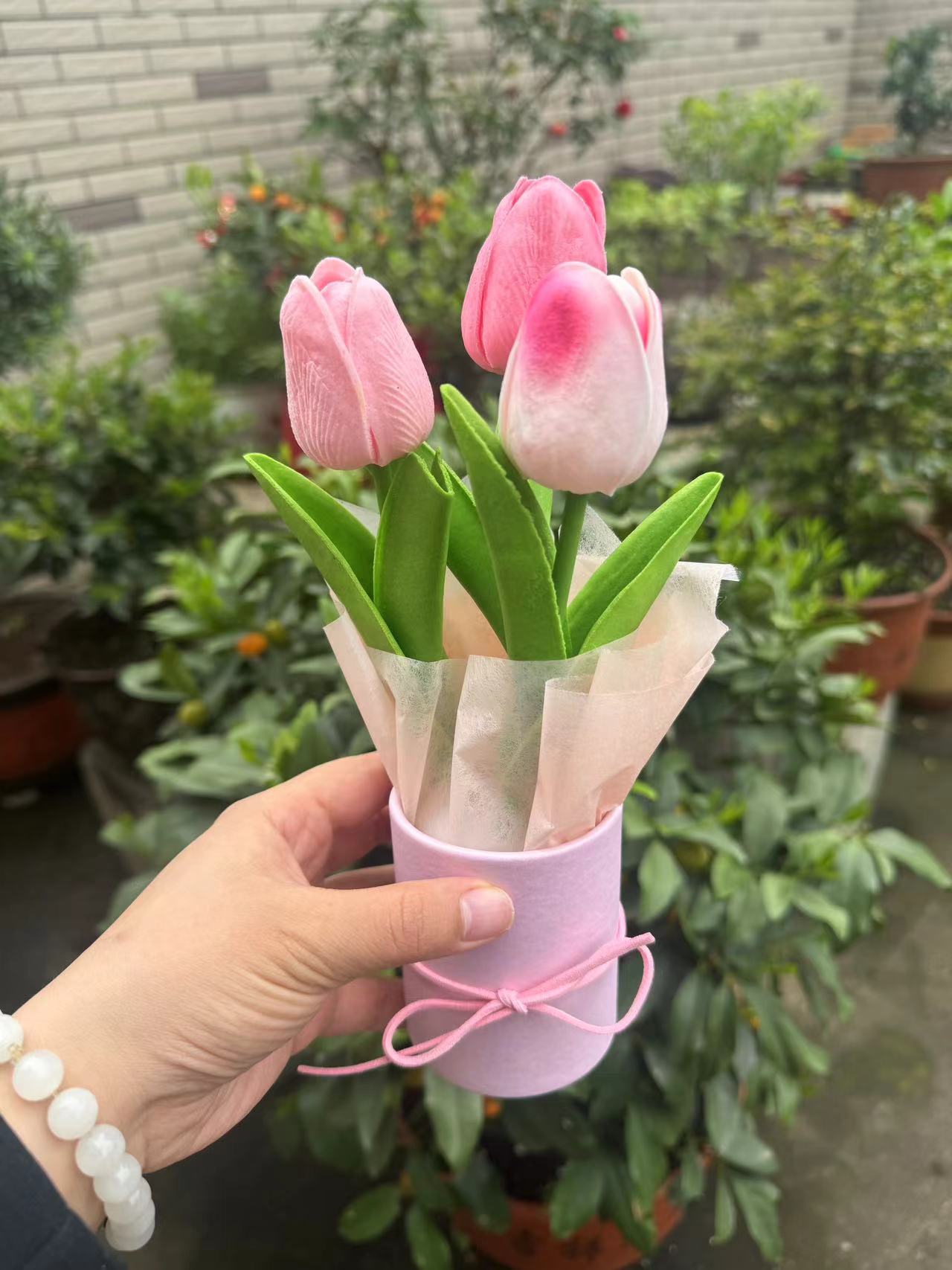 Ramo de tulipán, pequeño cubo de flores, decoración de coche, decoración de la sala de estar, recuerdos, regalos de cumpleaños para novias, accesorios fotográficos