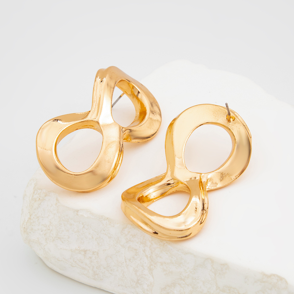 22g Weight Metal Ear Needle Material Drop Earrings, Ear Studs Classification 1 Pair Quantity Holiday, Street Occasion Metal Material Geometric, Heart Shape Pattern All Seasons Season Women's Gender Polished Finish Plating Design Retro, Classic Style Style 1 Pair Retro Classic Style Geometric Heart Shape Plating Metal Drop Earrings Ear Studs 37
