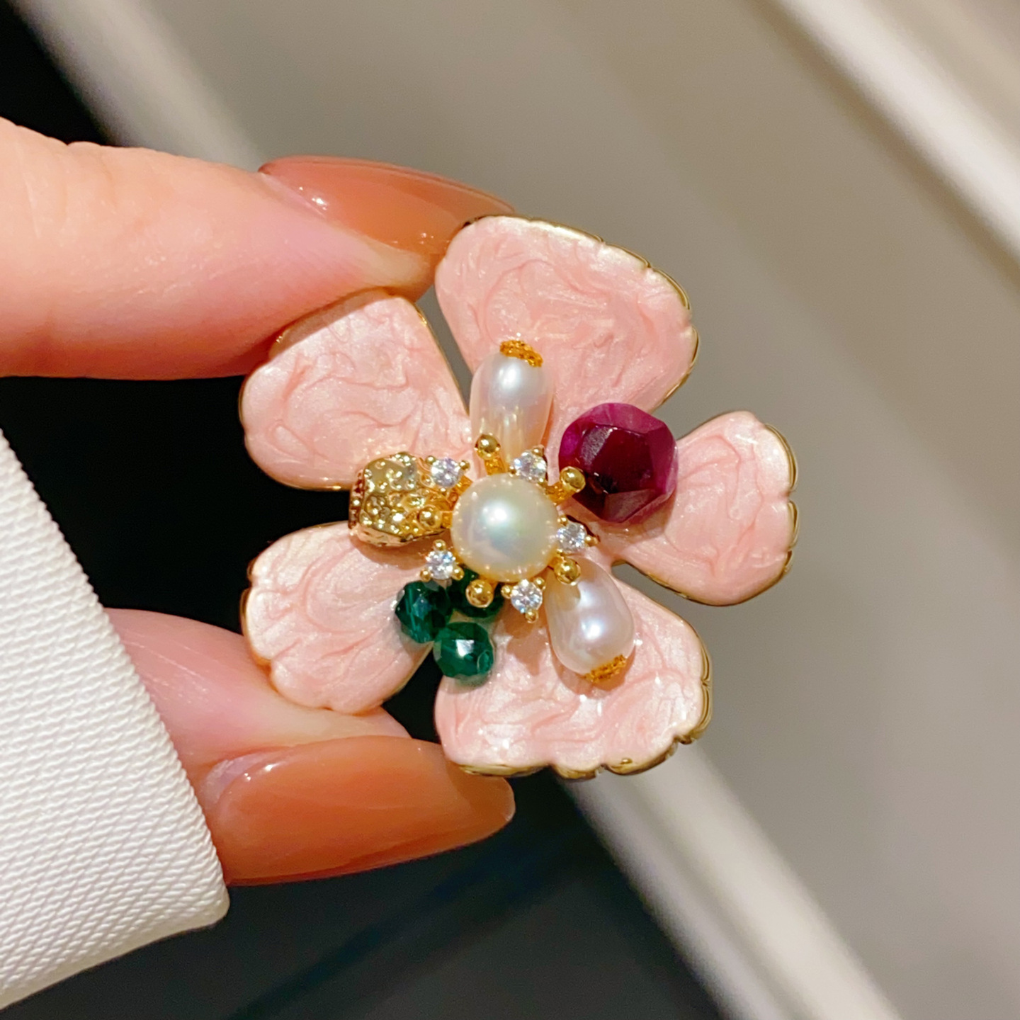 Retro New Chinoiserie Fairy-Like Pink Enamel Flower Brooch Corsage Elegant Elegant Natural Pearl Pin Buckle