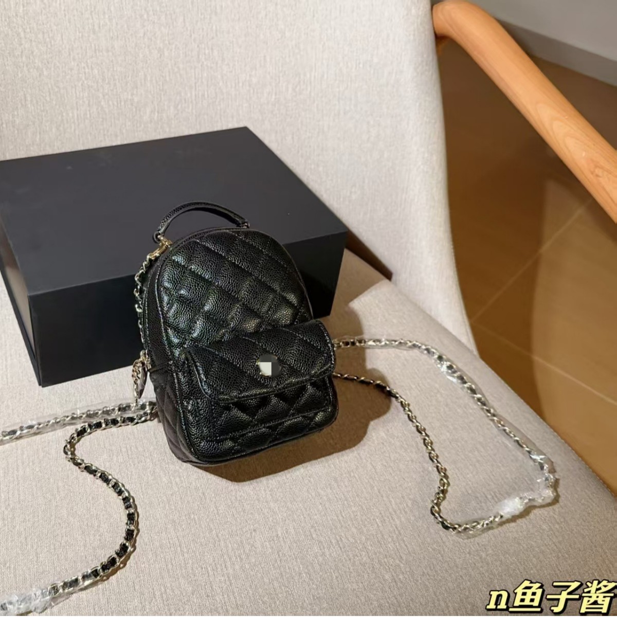 2025年爆款手提真皮可爱甜美链条迷你新款双肩包小书包