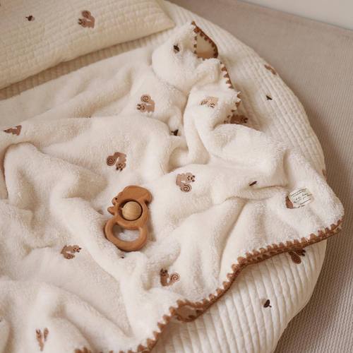 ins Korean baby blanket spring autumn winter kindergarten small quilt newborn baby blanket nap embroidered velvet blanket