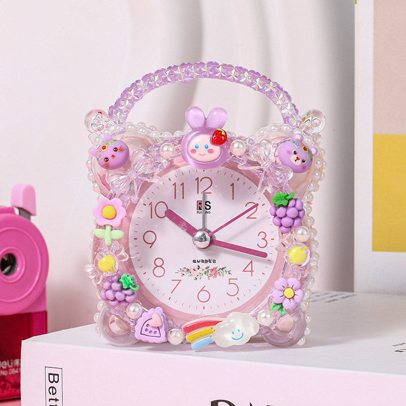 Reloj de alarma de cristal paquete de material de bricolaje para niños creativo de dibujos animados crema pegamento hecho a mano reloj de estudiante fabricante pequeño problema