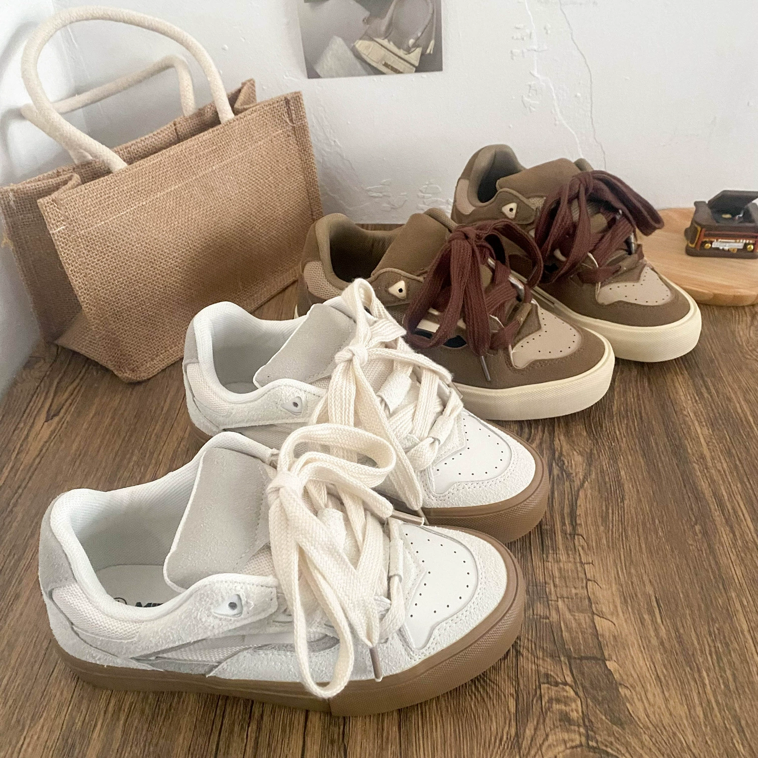 HY-1293 ретро толстая подошва маленькая белая обувь женская обувь хлебная обувь кроссовки весна 2025 новый стиль гавань ретро плоское дно