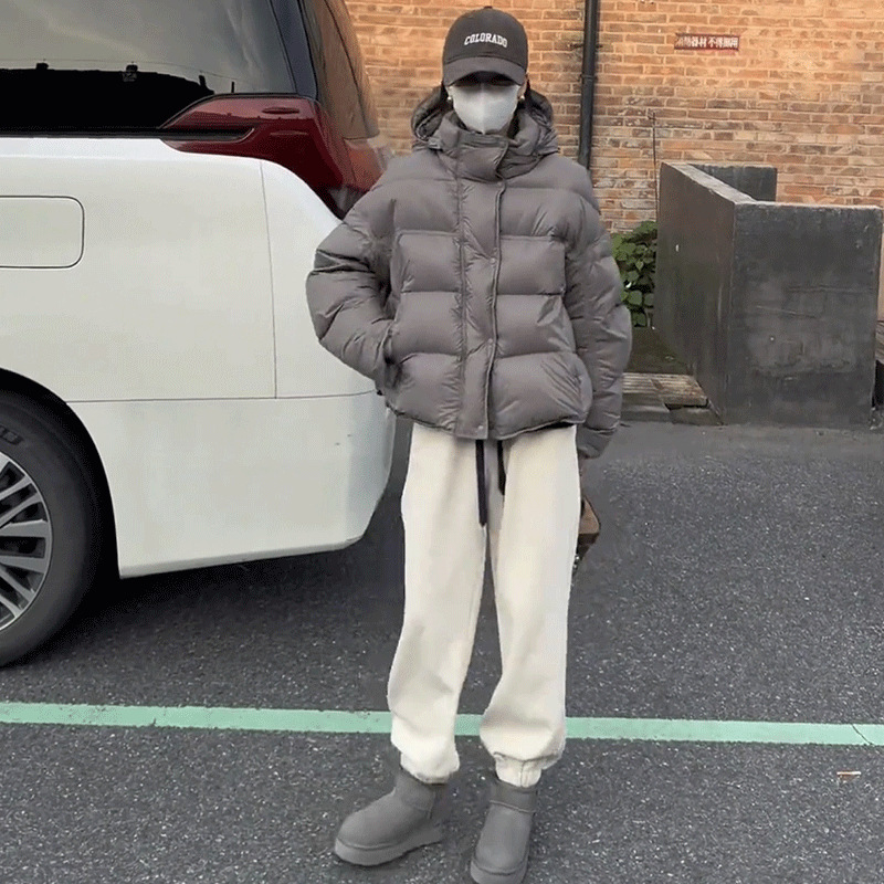 회색