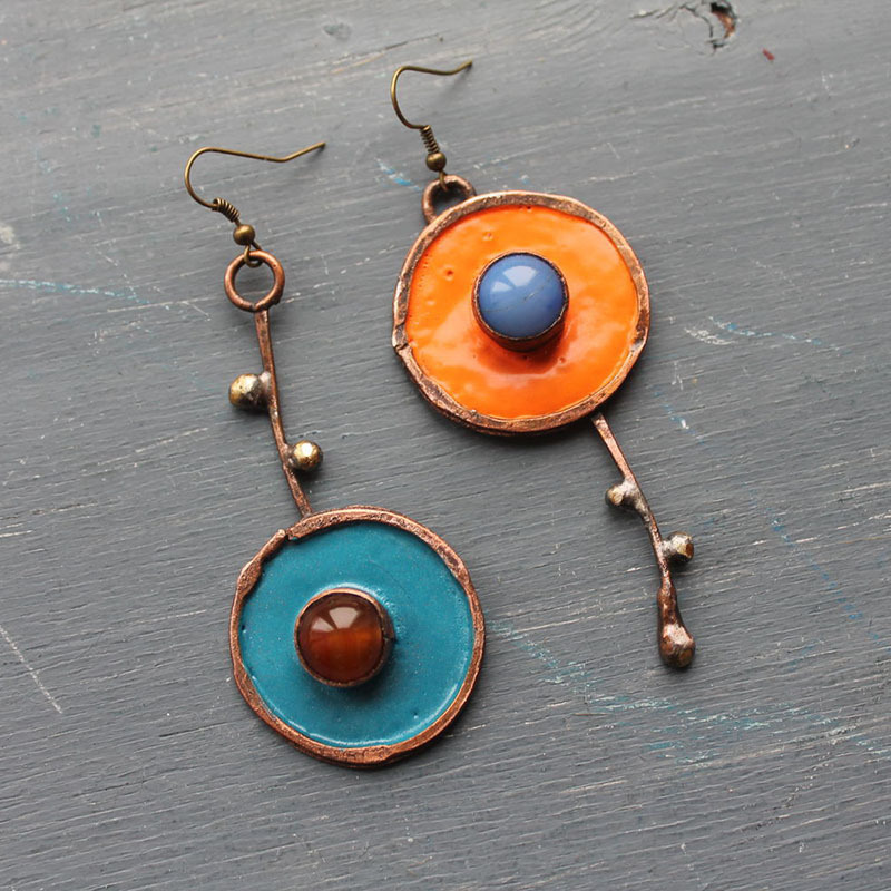 Creative hot sale asymmetric graffiti bronze earrings European and American artisans make Diamond-embedded earrings cross-border new products