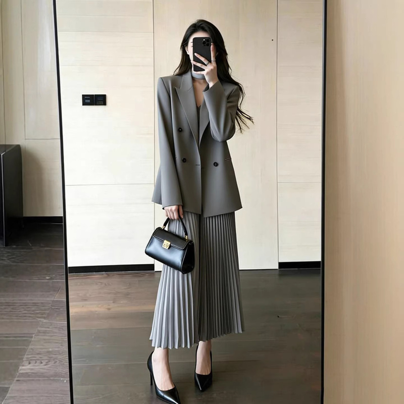 [in Stock] 5053 Plus Size Double-Breasted Blazer and Pleated Skirt Set for Slightly Chubby Women, Spring and Autumn