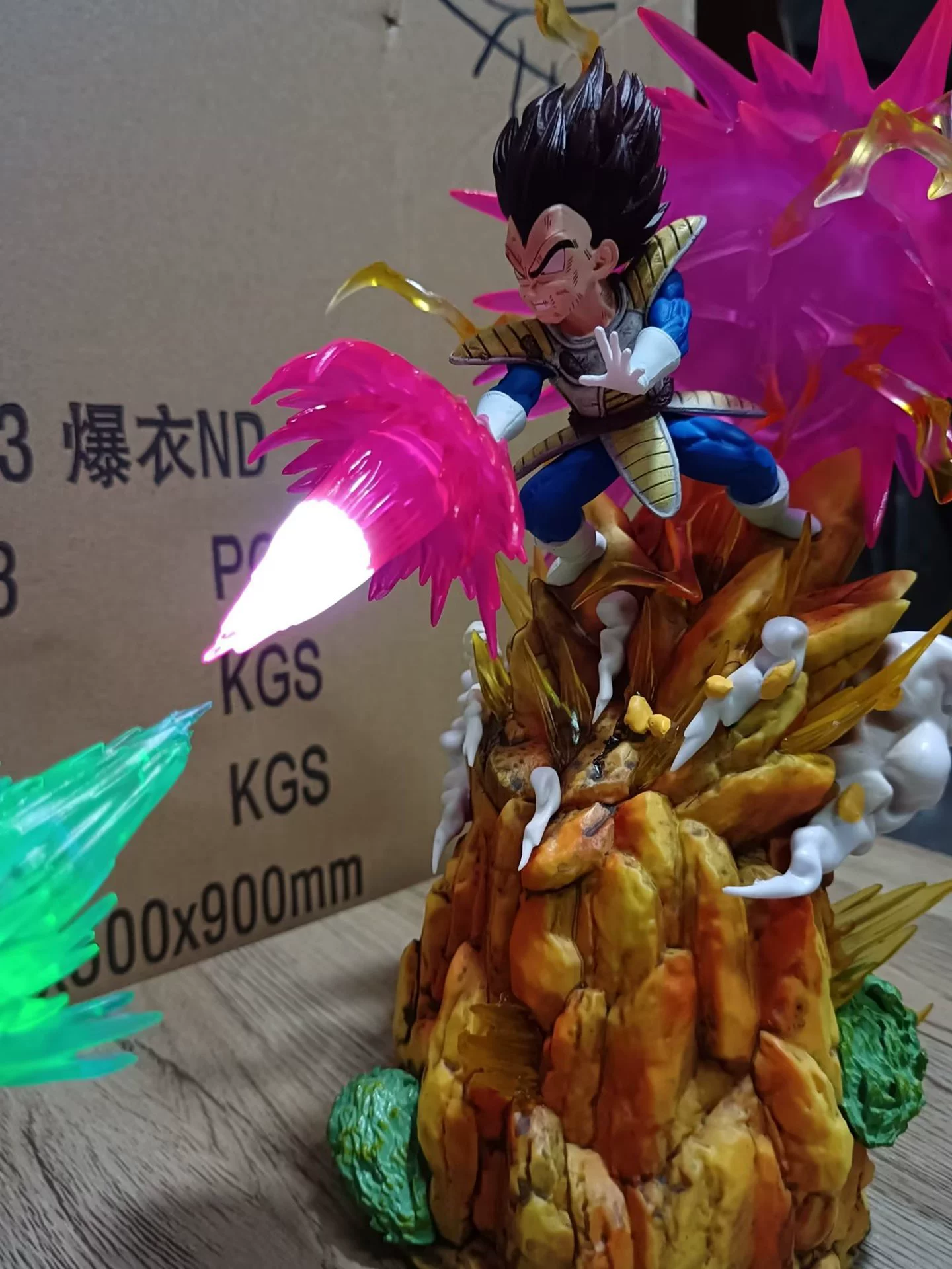 Dragon Ball LG Вегета против Сунь Укуна Судьба Судьба Небо Сцены Статуя Статуя Кукла Box Модель