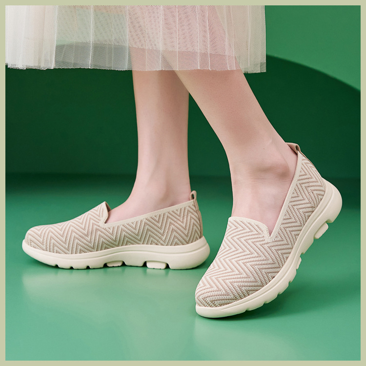 B888-42025 Herbst Winter Neue Licht Kissen Anti-Slip Runde Kappe Mittleren Alters Und Ältere Komfortable Atmungsaktive Flache Schuhe_voghion.com